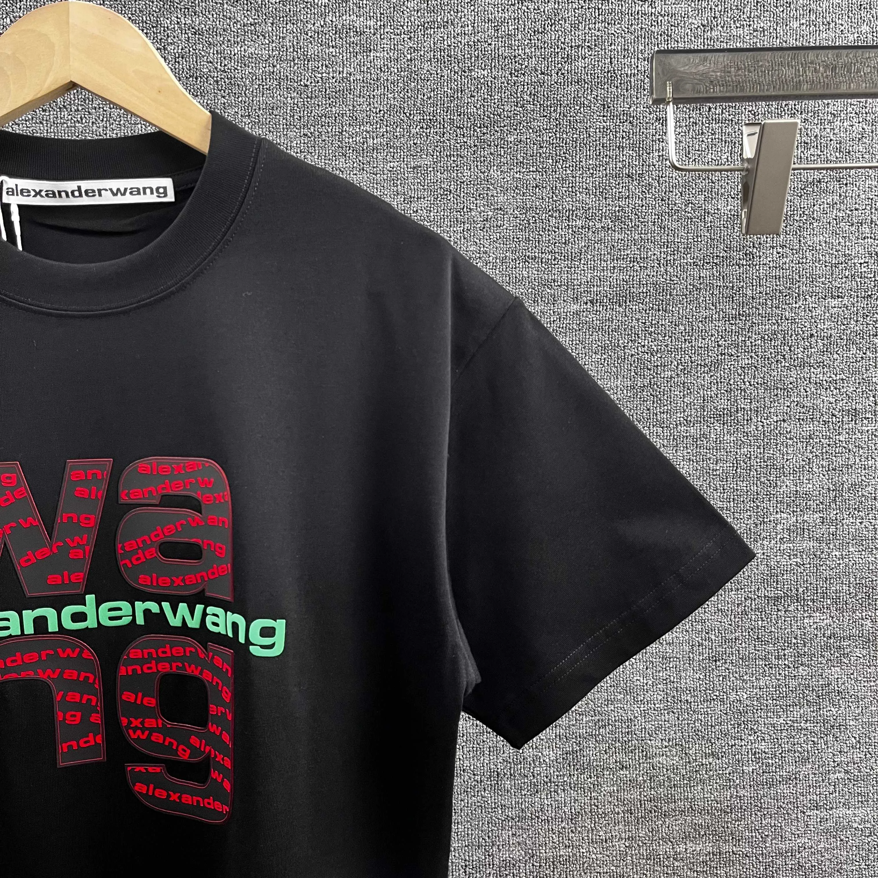 * * *alexander 2026 New Arrival Premiumwang T Same Style ：Black White Size： S （90-130 ） M （120-150 ） L （140-165 ） XL （160-180 ） XXL （180 ）